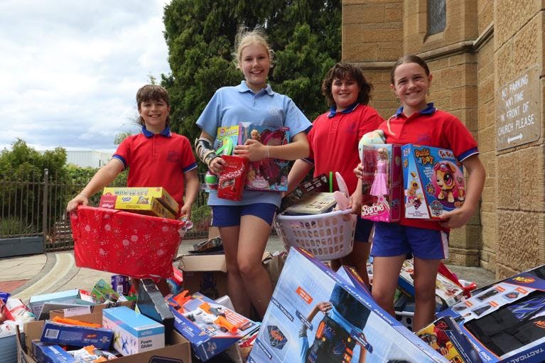 Sacred Heart Students Xmas Hampers