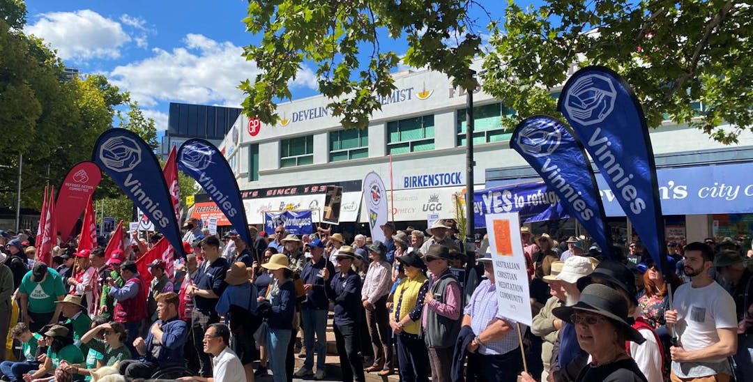 Vinnies is represented at the Palm Sunday Rally with many other organisations and participants ready to march for Refugees.