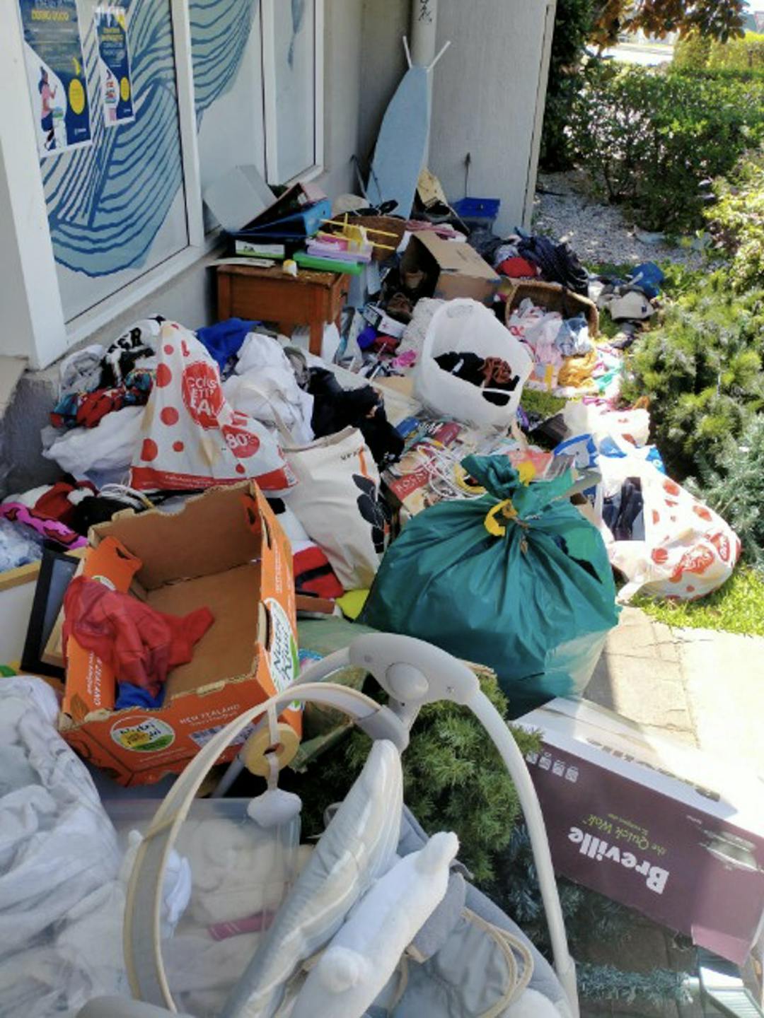 Donations dumped infront of Vinnies store